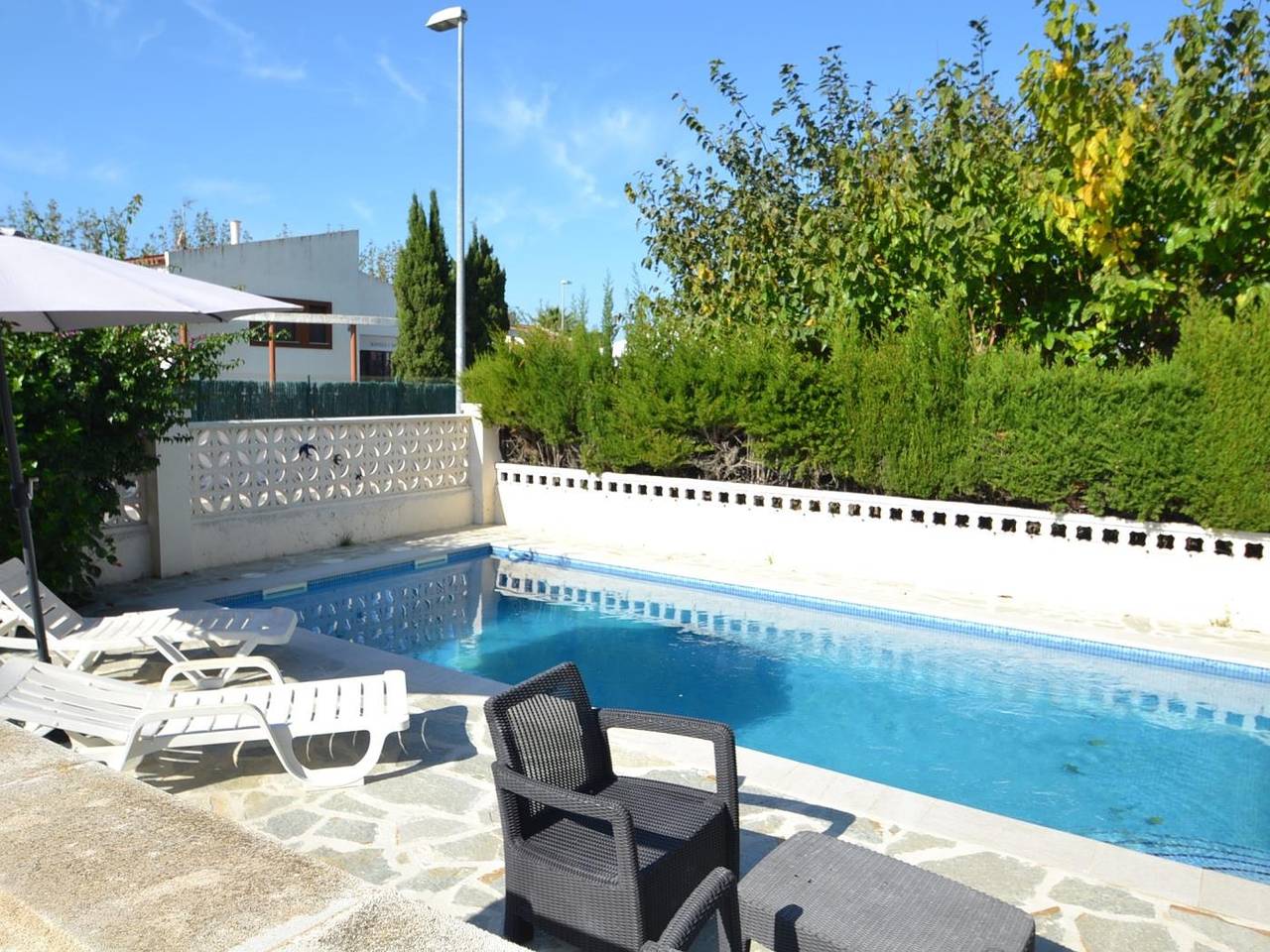 Casa Olivera avec la piscina privée à Riumar , Espagne in Riumar, Delta de l'Ebre