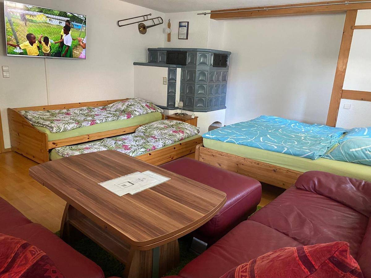 Ganze Ferienwohnung, Family Room in Wilhelmsdorf, Region Bodensee-Oberschwaben