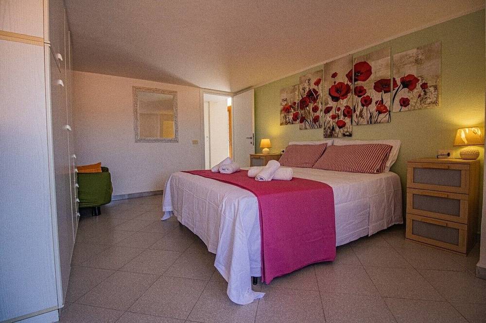 Ganze Wohnung, Wunderschönes Penthouse auf Elba mit privatem beheiztem Pool in Porto Azzurro, Toskanischer Archipel