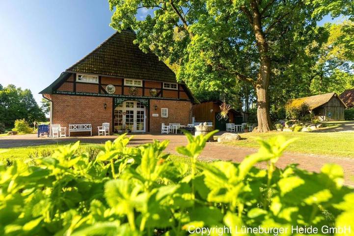 Ferienhaus für 2 Personen, mit Terrasse und Garten sowie Pool in Bergen (Niedersachsen)