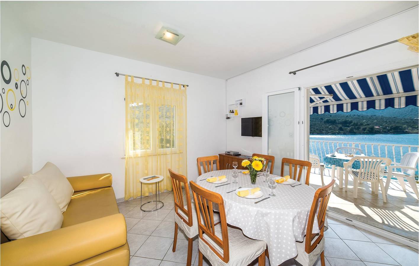 Cały apartament wypoczynkowy, Apartament wakacyjny dla 4 osób z taras in Vinisce, Żupania splicko-dalmatyńska