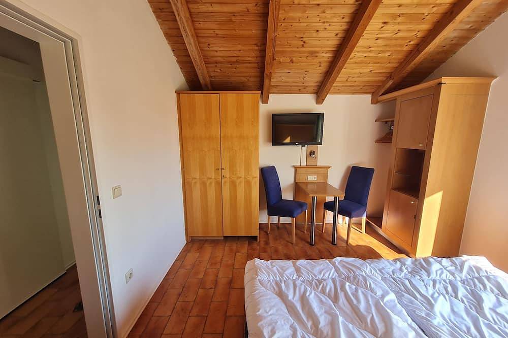 Ganze Wohnung, Über den Wolken, 18qm bis max. 2 Personen in Rosenheim, Oberbayern