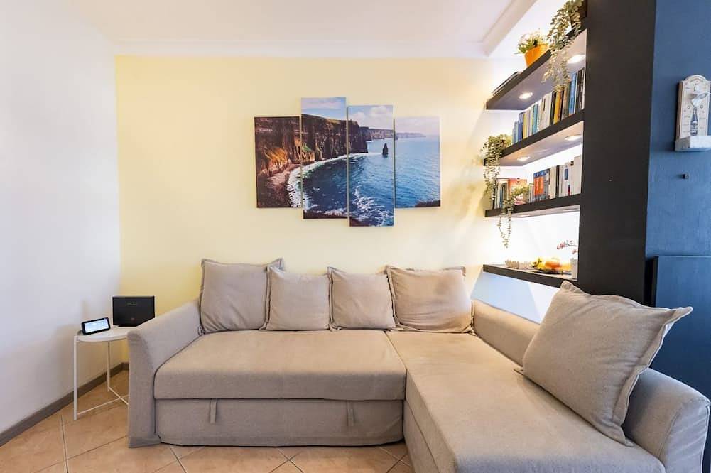 Apartamento entero, Guesthost - Cozy Flat 700mt from the Sea + Parking in Francavilla al Mare, Provincia de Chieti