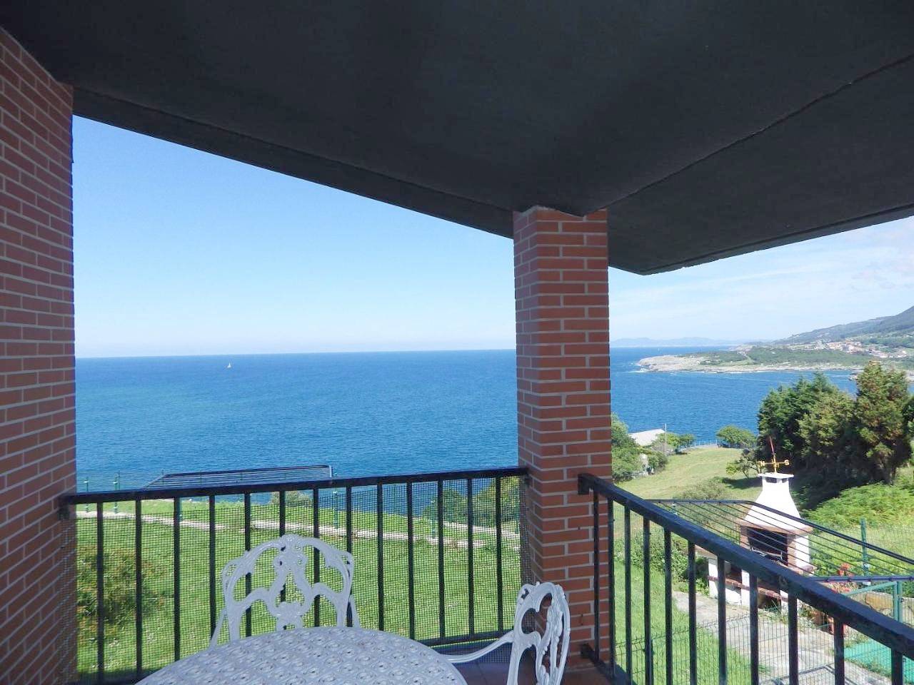 Villa La Ballena de Sonabia in Playa de Oriñón (Castro-Urdiales), Castro Urdiales