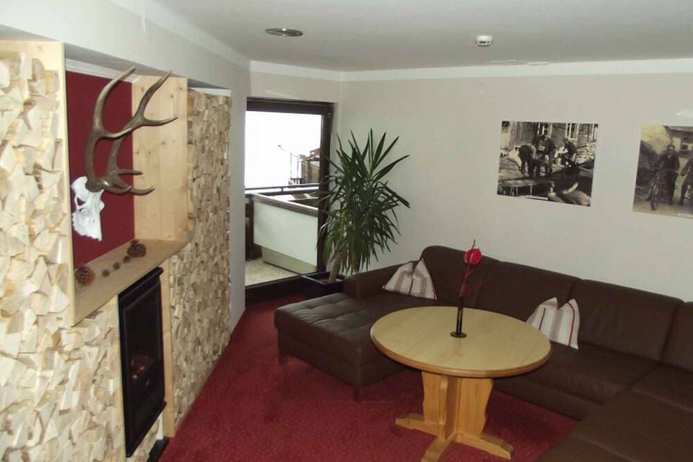 Ganze Wohnung, Studio mit Balkon und Hallenbad in Auffach, Wildschönau