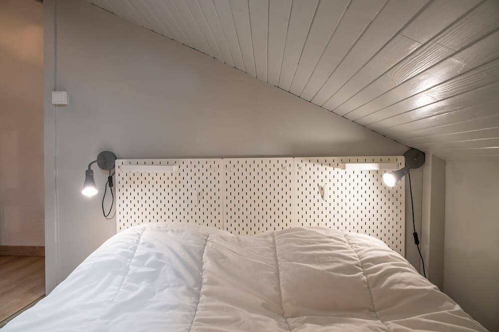 Entire apartment, Apartment 'Cosy Studio Mezzanine' with Mountain View and Balcony in Le Collet d'Allevard, Allevard