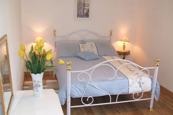 Gîte pour 2 personnes, avec terrasse et jardin à Saint-Martin-de-Cenilly - 2