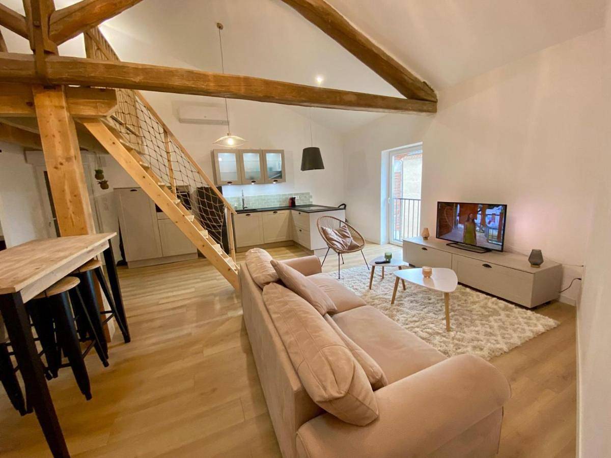 Appartement entier, Le Loft de l Horloge in Lescure-d'Albigeois, Région d'Albi