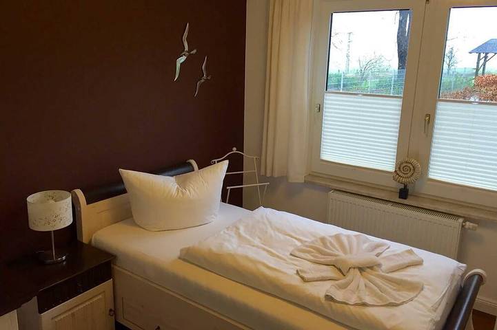 Ferienwohnung für 3 Personen, mit Terrasse und Garten in Glowe - 4