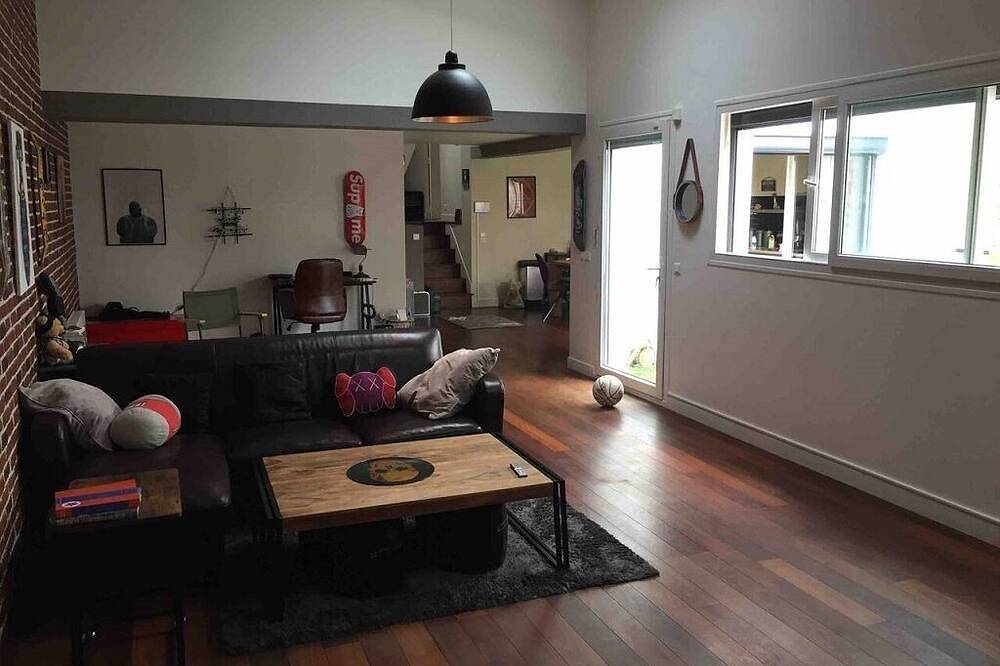 Huge loft 10 minutes from Paris in Nanterre, Altos del Sena