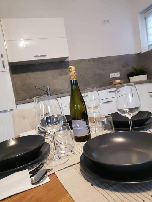 Ganze Wohnung, Loot: Moderne Wohnung / Zentral in Kitzingen, Fränkisches Weinland