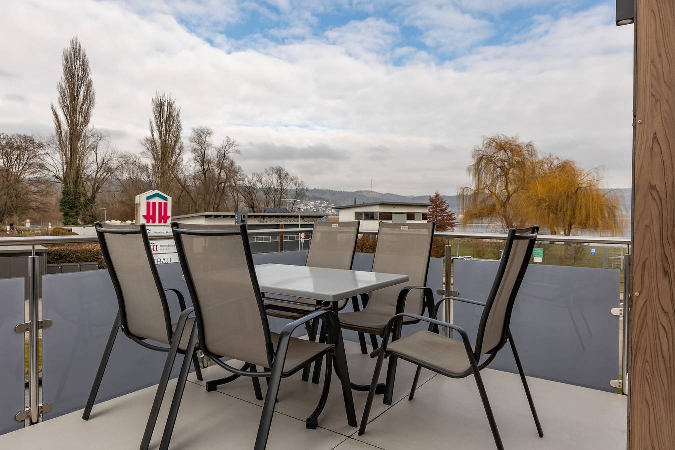 Ganze Wohnung, Deluxe-Apartment Aachhorn mit Seeblick, Balkon und Wi-Fi, 65qm in Bodman-Ludwigshafen, Obersee (Bodensee)