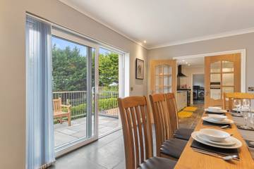 Holiday Home for 8 People in Pembrokeshire, South-Wales, Photo 1