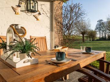 Ferienwohnung für 4 Personen, mit Garten und Kinderpool sowie Balkon in Bruinisse