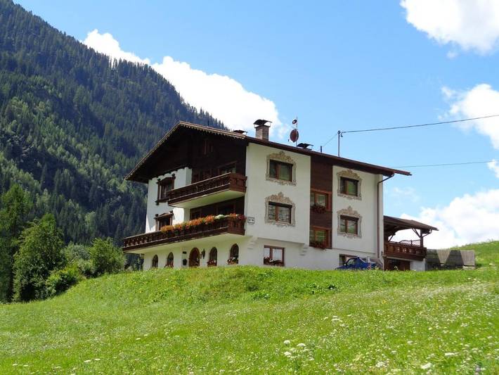 BnB für 16 Personen, mit Garten und Ausblick, mit Haustier in Kappl