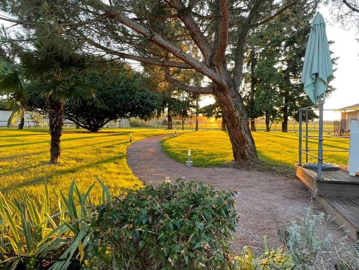 Hôtel pour 2 personnes, avec jardin et terrasse, animaux acceptés à Saint-Victor (Allier) - 2