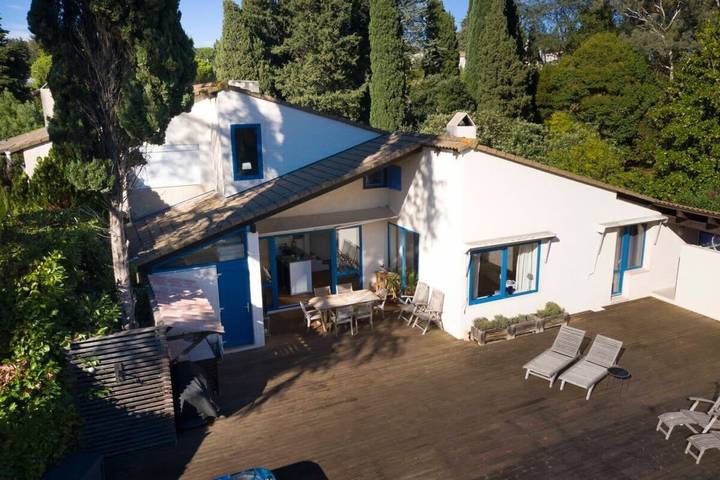 Villa for 7 personer, Balkong og Jacuzzi i tillegg til Hage og Badebasseng i Biot