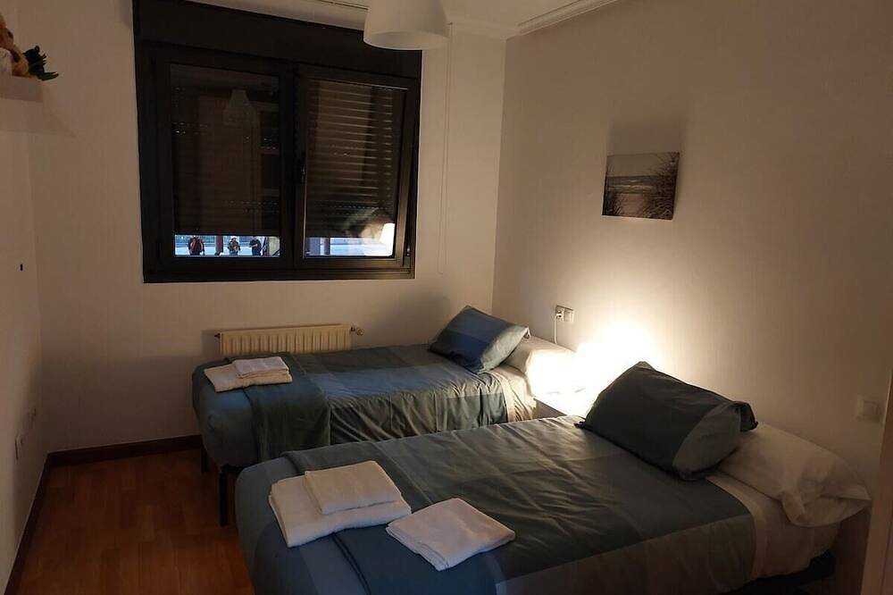 Appartamento intero, 145A Apartamento moderno dos habitaciones in Gijon, Costa Verde (Spagna)