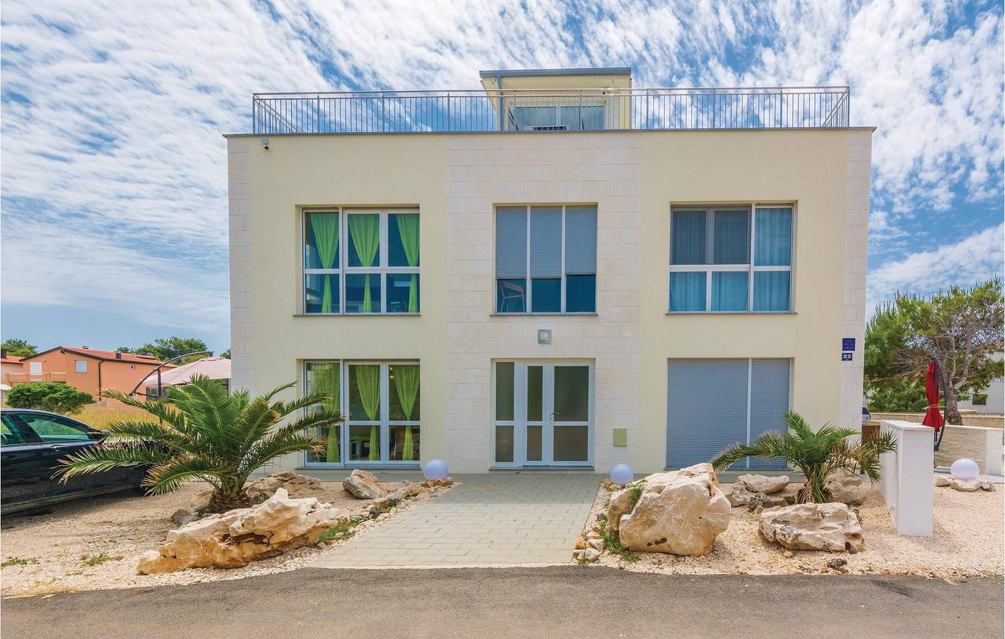 Ganze Ferienwohnung, Gemütliche Ferienwohnung mit Pool, Terrasse und WLAN, 1,5 km von der Küste entfernt in Vir