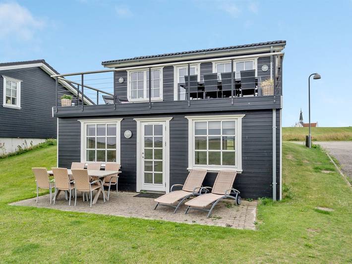 Ferieudlejning for 8 personer, med terrasse og søudsigt, husdyr tilladt i Bagenkop