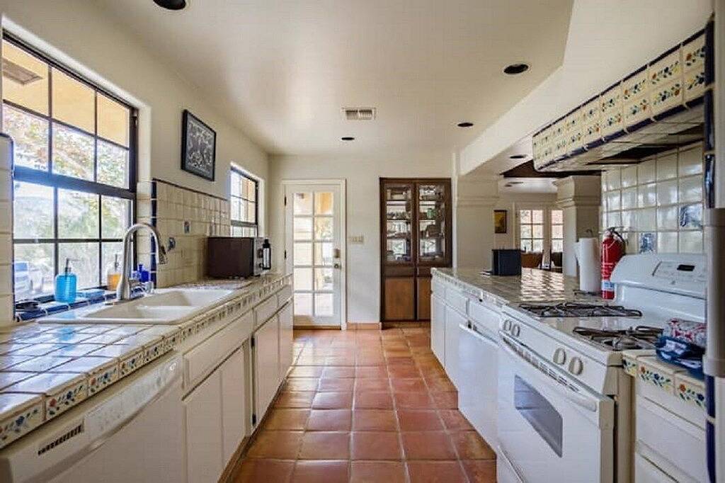Vacation House for 6 Guests in Sequoia National Park, Kern County