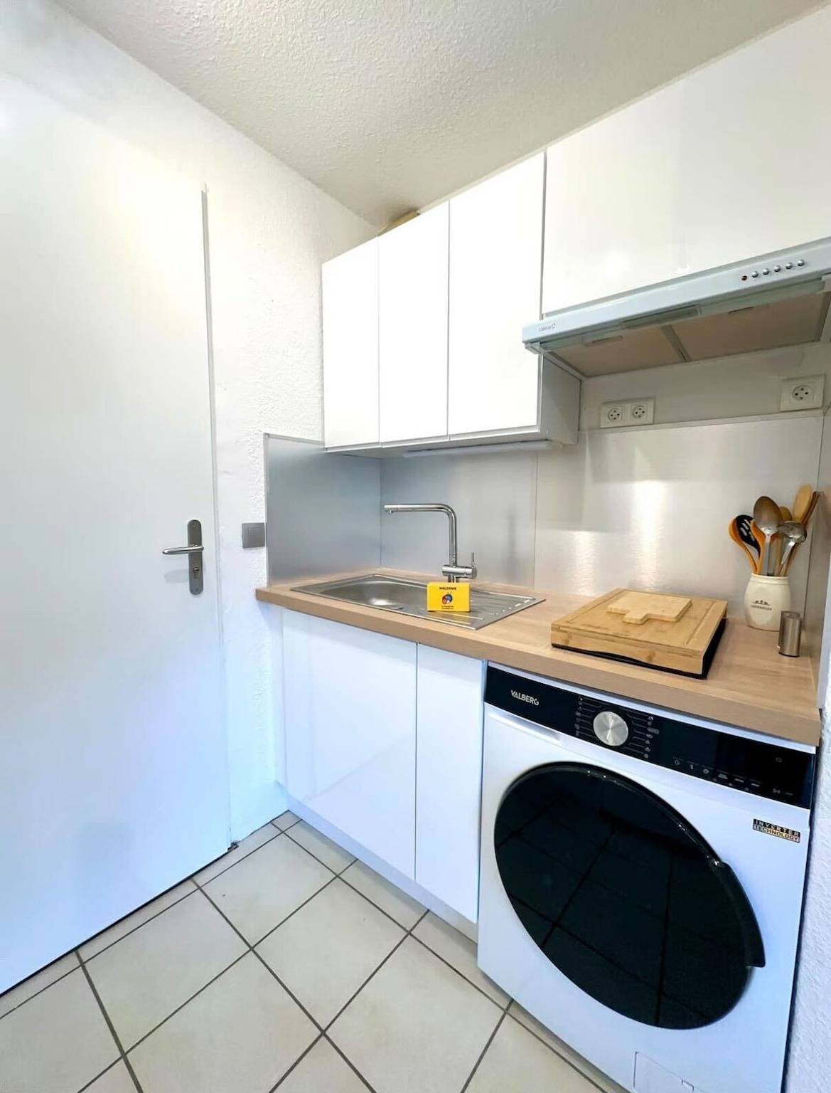 Apartamento entero, Bright accommodation with terrace and sea view in Théoule-sur-Mer, Massif de l'Esterel