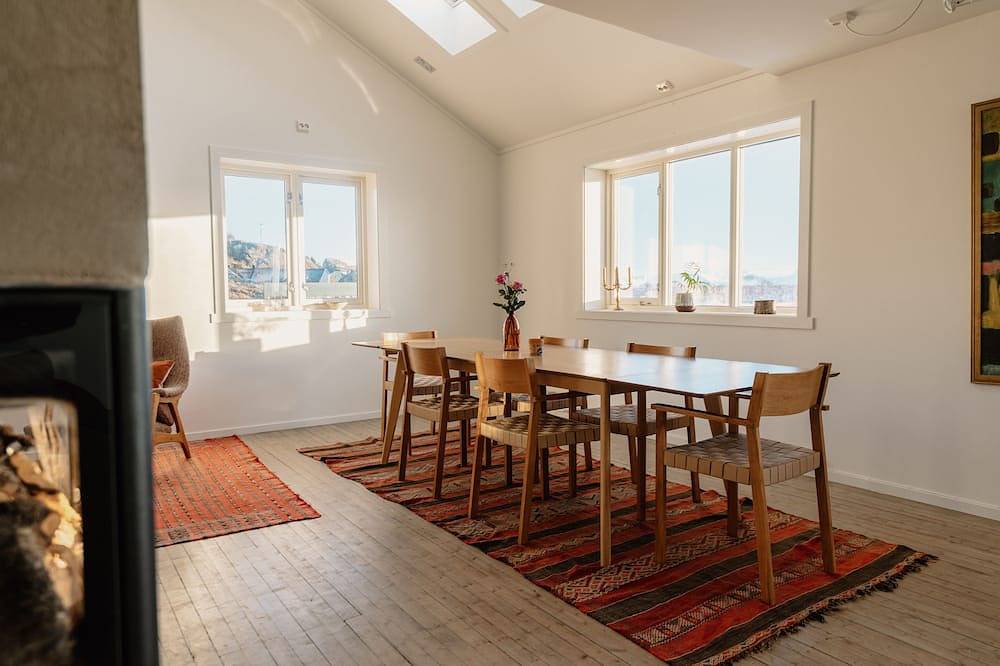 Hel leilighet, In the middle of Lofoten! Unique and spacious dockside apartment. in Stamsund, Vestvågøy