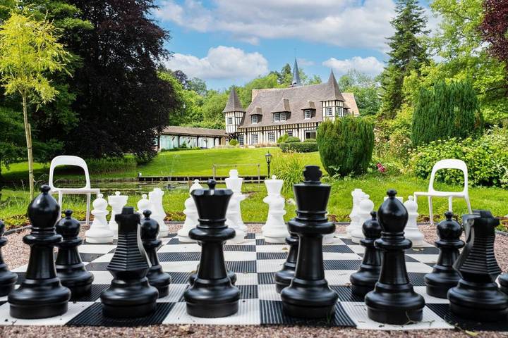 Cottage pour 8 personnes, avec vue sur le lac et vue ainsi que piscine et jardin à Le Bec-Thomas