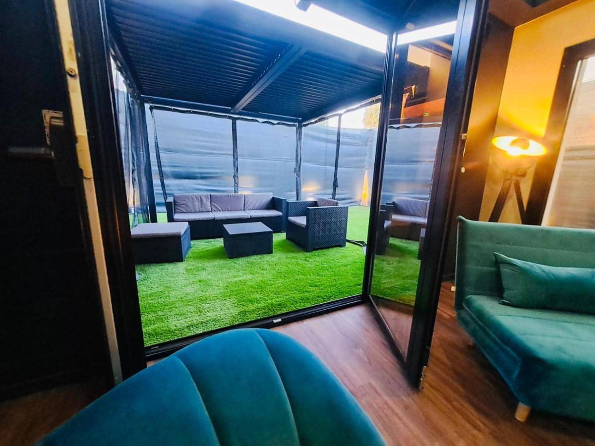 Appartement entier, Belle Suite Métro 14 Paris in Orly (Île de France), Val-de-Marne