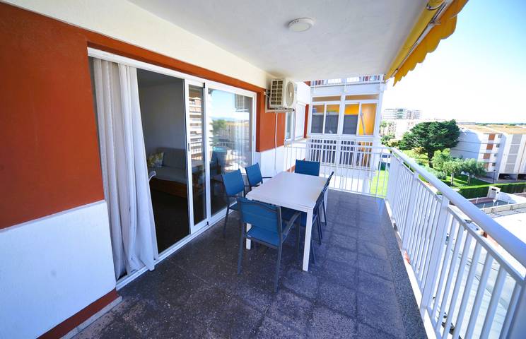 Ganze Wohnung, Ferienwohnung für 6 Personen mit Terrasse in Benicassim, Costa del Azahar