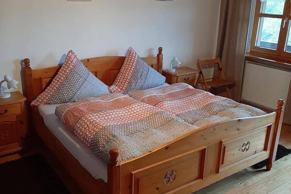 Ganze Wohnung, Gemütliche Ferienwohnung (100 m2) mit Balkon und Kinderspielecke, perfekt für Familien in Viechtach, Ostbayern