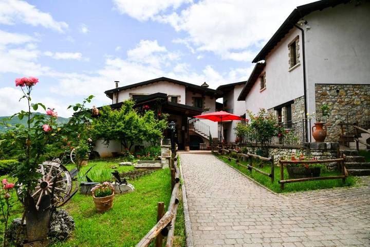 Appartamento per 4 persone, con Terrazza e Giardino nonché Piscina e Panorama a Cascia