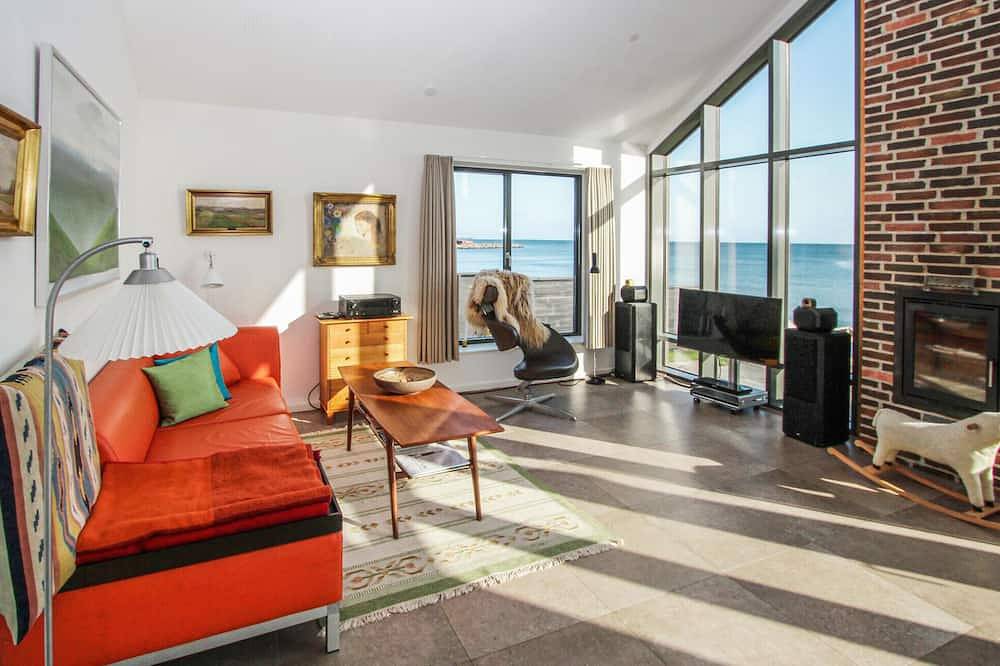 Nice home in Samsø with house sea view in Ballen, Samsø