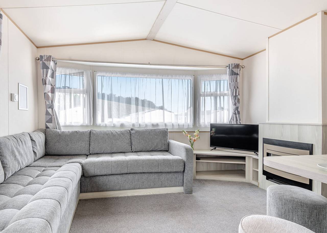 Gold 4 Bedroom Caravan with parking and decking in Skegness, Lincolnshire