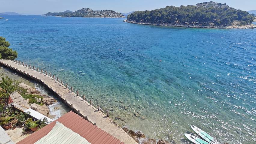 Ganze Wohnung, Ferienwohnung in Tribunj mit Meerblick, Balkon, Klimaanlage, W-Lan (5081-1) in Tribunj, Šibenik-Knin