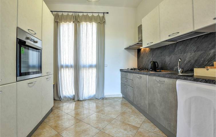 190 sq. ft. apt 2km to beach w/ AC, parking, terrace & kitchen in Custonaci, Provincia de Trapani