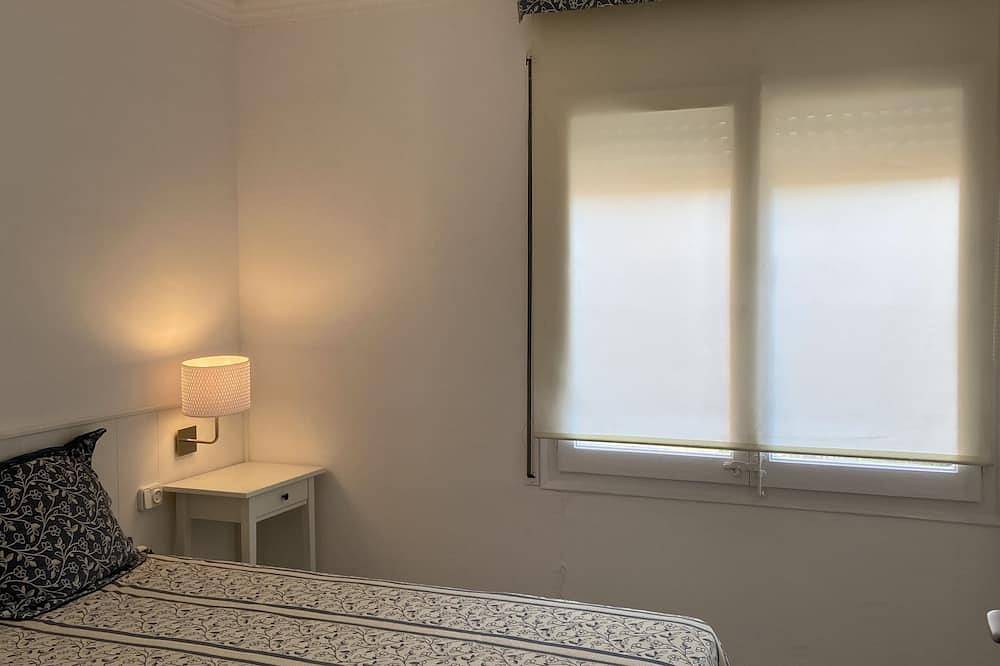 Apartamento entero, Vivienda cerca del centro del pueblo, /aire acondicionado in L' Estartit, Estartit
