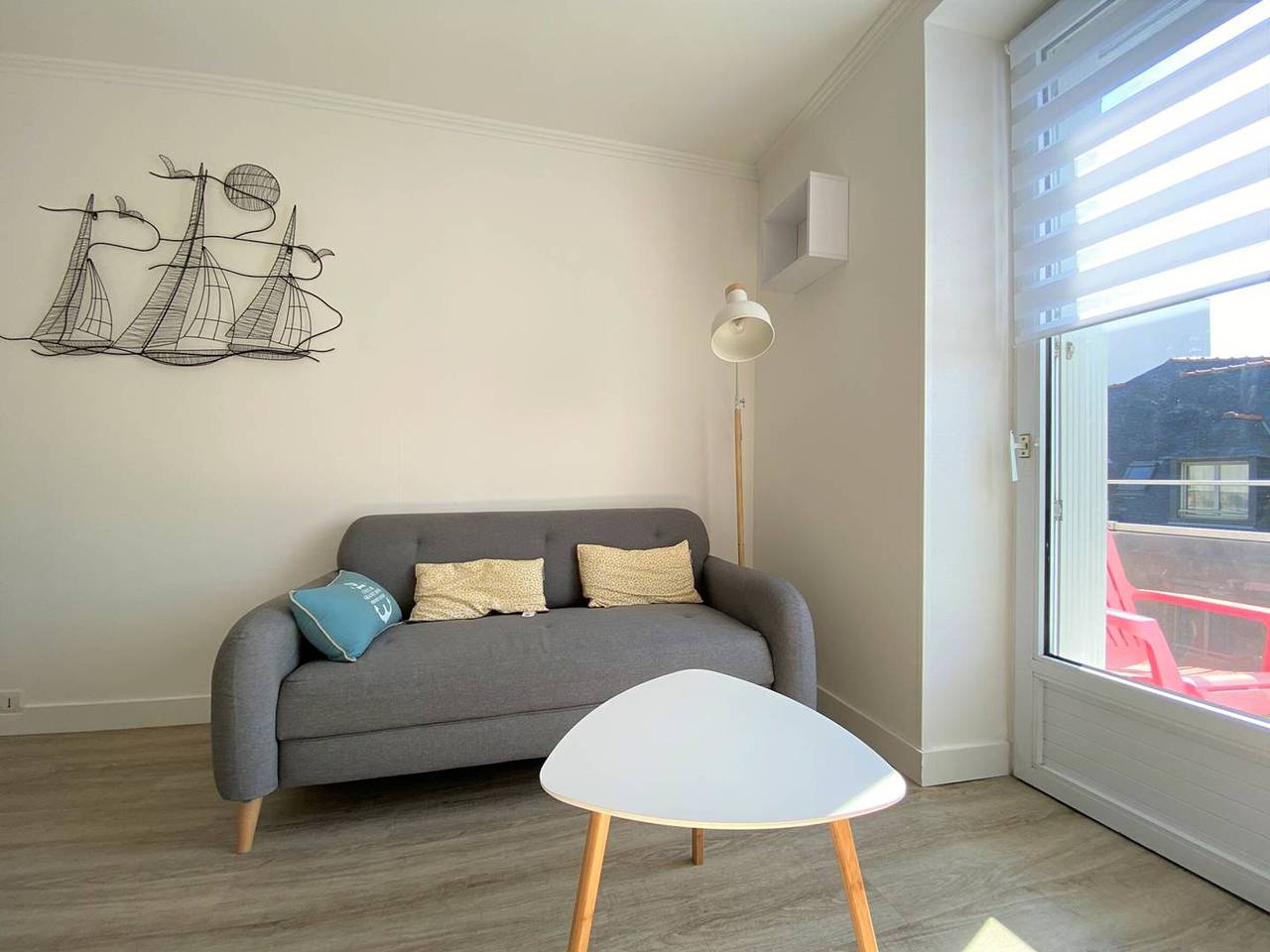 Entire apartment, Renovated Apartment for 5 in Downtown Perros-Guirec with Balcony and Parking in Perros-Guirec, Pink Granite Coast