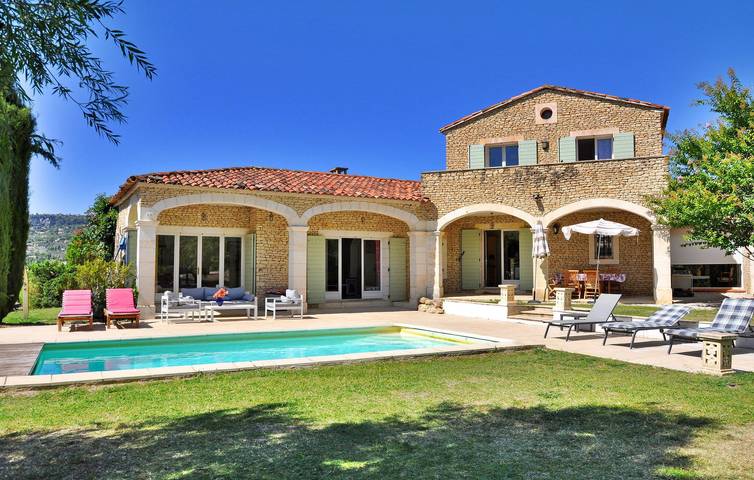 Location de vacances pour 10 personnes, avec terrasse et piscine à Gordes - 2