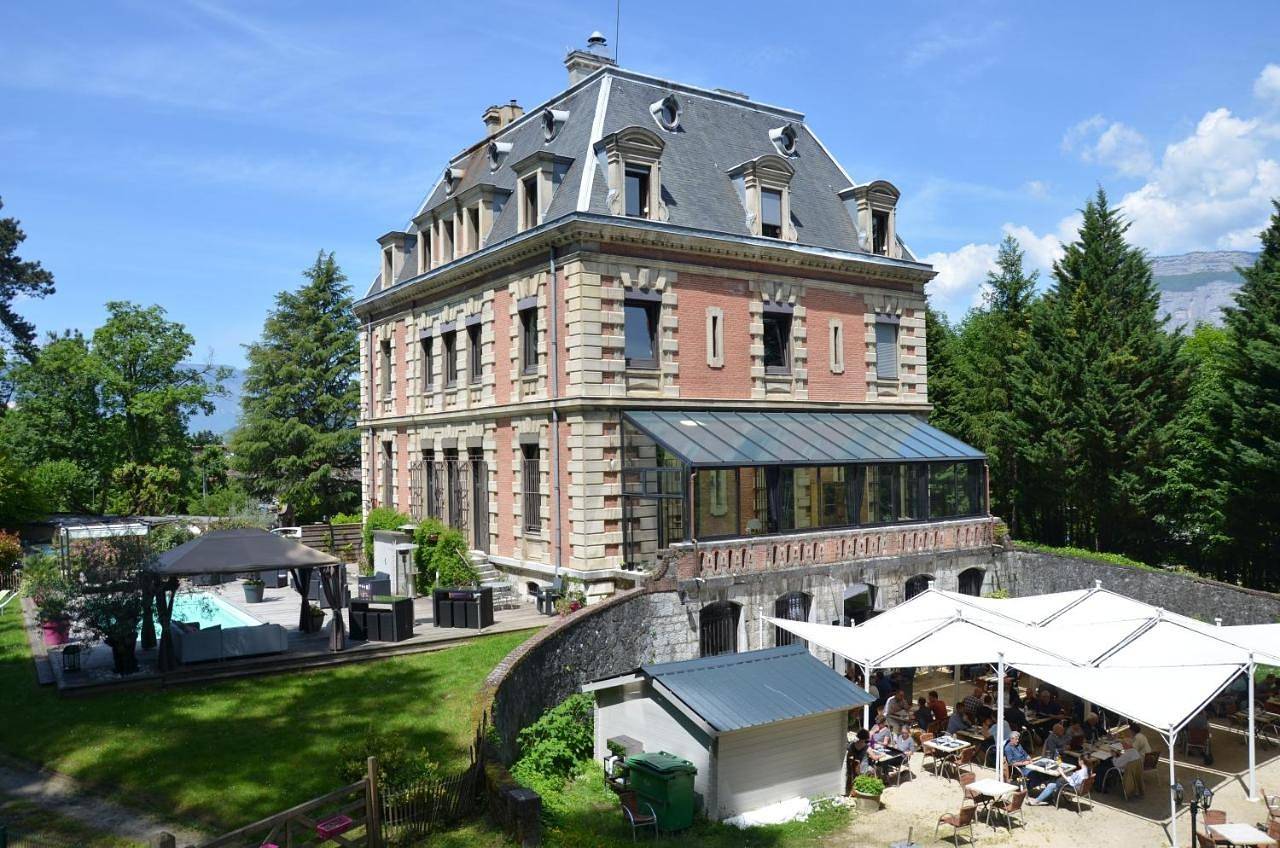 Double Room in Gières, Isère