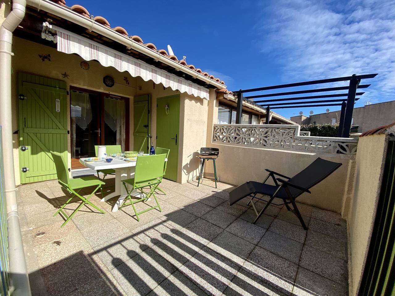 Villa T2 Mezzanine à 300m de la Plage avec Jardin, Idéal Famille, Parking, Animaux Acceptés in Narbonne Plage, Narbonne