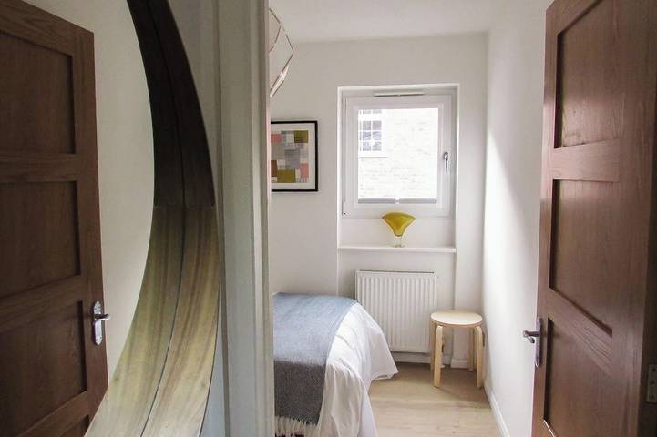 Rivergem - Riverside Coach House, pet friendly in Winchester in Winchester, South Downs