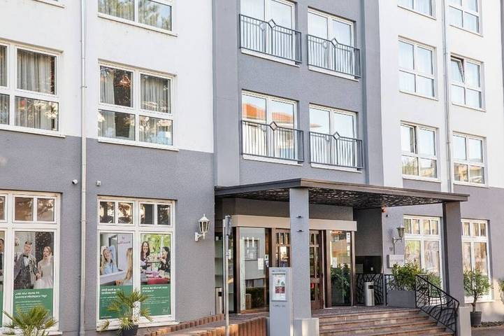 Hotel für 2 Personen, mit Garten in Maintal