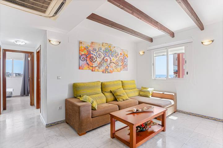Apartamento entero, Apartamento 'Fabi Beach' con vistas al mar, Wi-Fi y aire acondicionado in Torrevieja Centro, Torrevieja