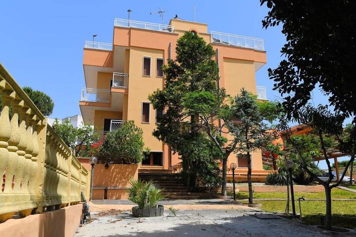 B&b per 2 persone, con panorama e giardino in Pulsano