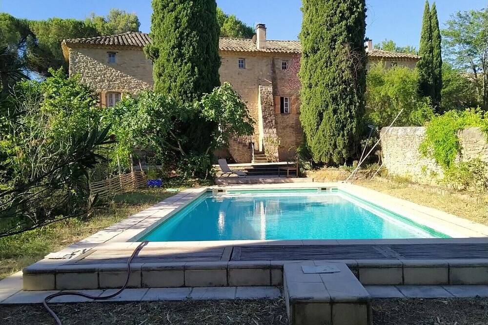 Mâs au charme paisible, baignée de nature in Carsan, Région de Nîmes