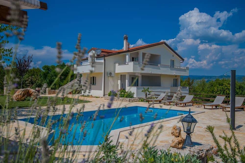Freistehende Villa Iva Grubine mit Privatpool in Imotski, Makarska Riviera