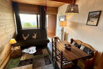 Gîte pour 5 personnes, avec balcon dans La Banne d'Ordanche