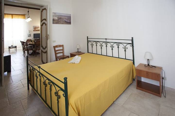Apartamento entero, Apartamento característico en Monopoli para seis personas con impresionantes vistas al mar in Cala Porta Vecchia, Monopoli