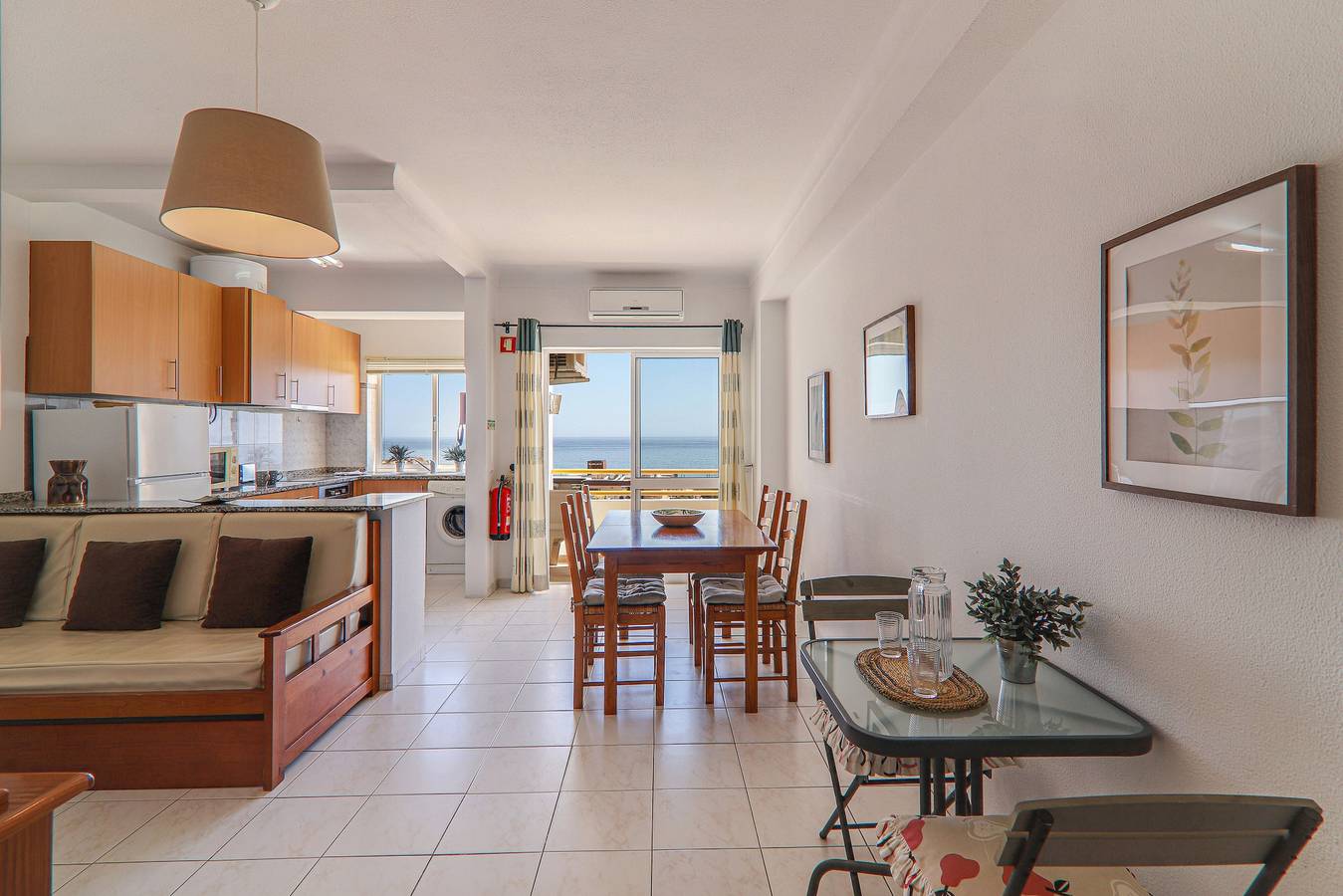 Ganze Wohnung, Apt. Estrela 304 – Direkt am Strand, Meerblick, mit Pool, Klimaanlage und Wlan in Armação de Pêra (costa), Armação de Pera
